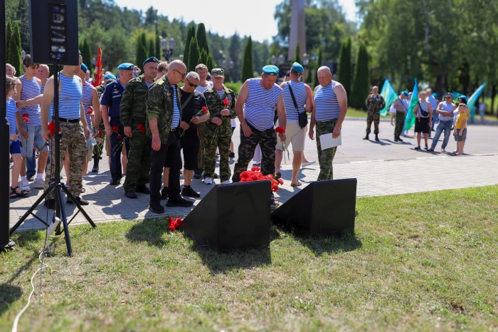 «Никто, кроме нас!» В Клинцах торжественно отметили День Воздушно-десантных войск