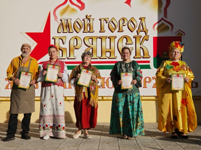 Ретро‑автомобили, духовой оркестр и парковые фестивали — Брянск с размахом отмечает День города