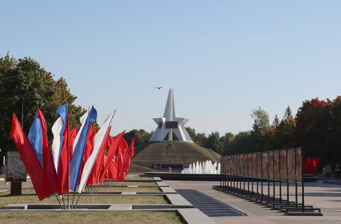Ретро‑автомобили, духовой оркестр и парковые фестивали — Брянск с размахом отмечает День города