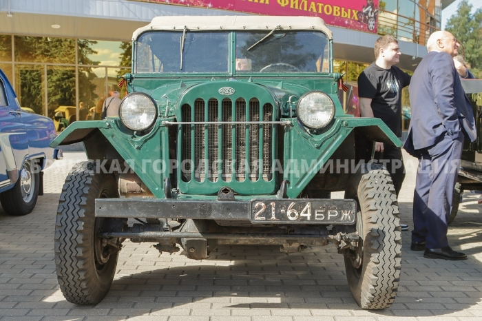 Ретро‑автомобили, духовой оркестр и парковые фестивали — Брянск с размахом отмечает День города