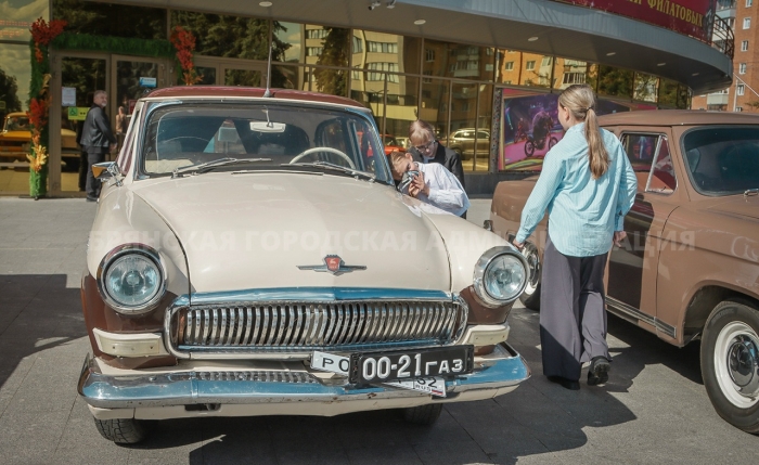 Ретро‑автомобили, духовой оркестр и парковые фестивали — Брянск с размахом отмечает День города