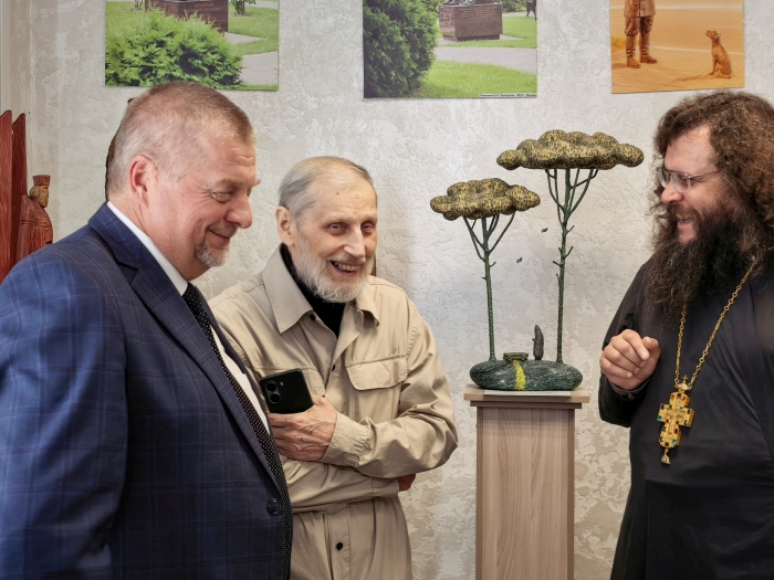 Почётный гражданин Клинцов Александр Смирнов впервые посетил зал своих скульптур в Музее русской культуры и старообрядчества