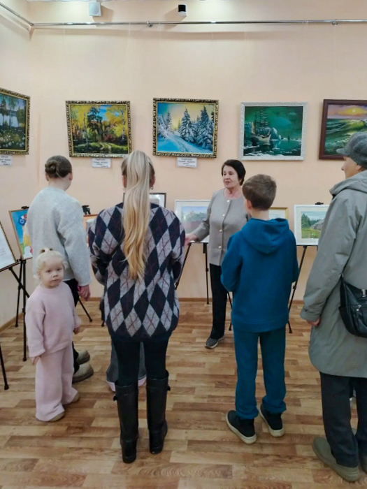 Семейная выставка и народная роспись: «Ночь искусств» в Клинцовском краеведческом музее