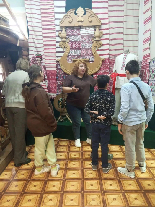 Семейная выставка и народная роспись: «Ночь искусств» в Клинцовском краеведческом музее