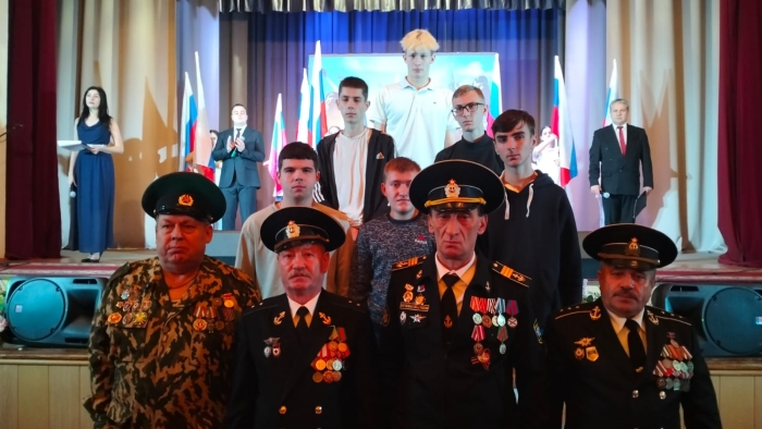 В Клинцах состоялись торжественные проводы призывников в ряды Российской Армии