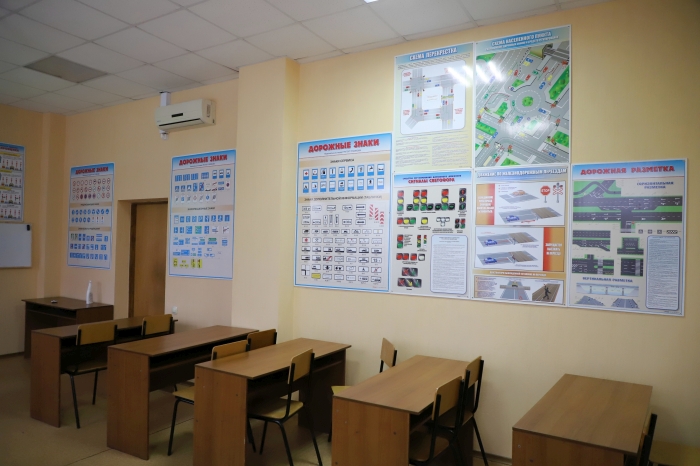 Автошкола в Клинцах после переезда: современные классы и удобное расположение