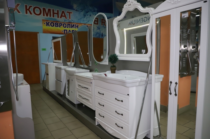 Салон сантехники «Аквамарин» находится на территории «Славянского Дома» по адресу: г.Клинцы ул. Займищенская 15 «А».