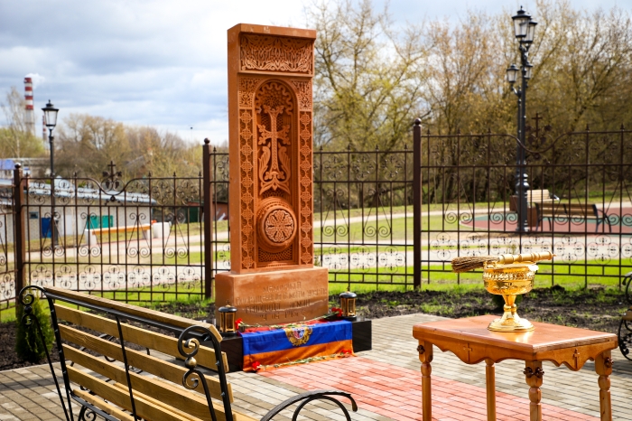 В Клинцах в память о геноциде армян установили камень-крест Хачкар
