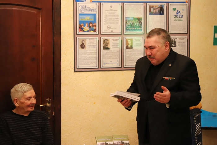 В Клинцах прошла  презентация книги Н.И.Астапенко «Клинцовский текстиль»