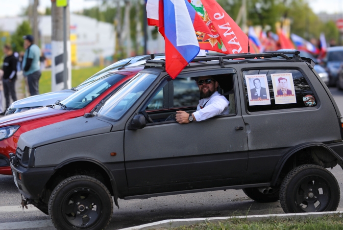 В Клинцах состоялся митинг-концерт «Была весна-весна Победы» и автопробег