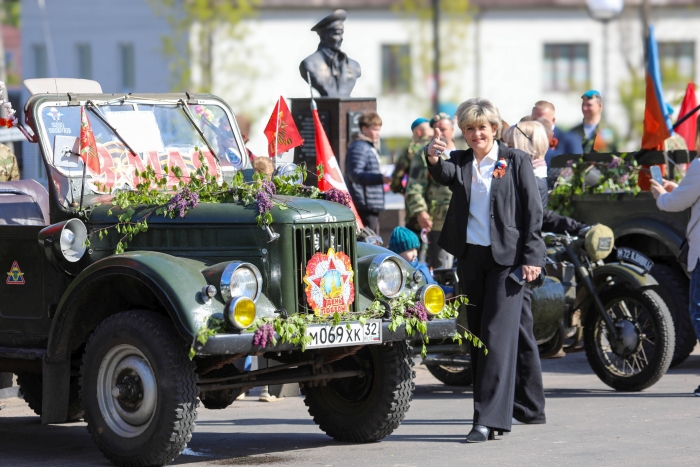 В Клинцах состоялся митинг-концерт «Была весна-весна Победы» и автопробег