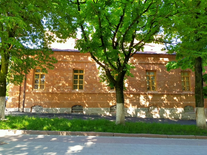 Фотозарисовки: последний день весны в центре Брянска
