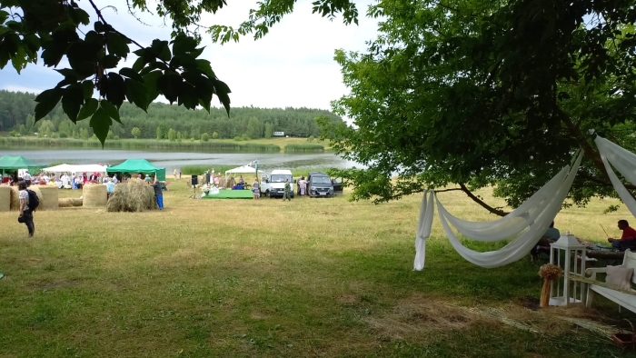 На озере Бахаевка проходит фестиваль семейного отдыха