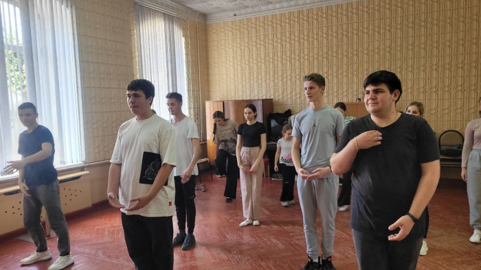 В Клинцах прошла первая репетиция клуба исторического танца 
