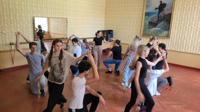 В Клинцах прошла первая репетиция клуба исторического танца 