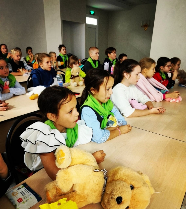В Клинцах воспитанники воскресной школы посмотрели детский православный фильм «Щенок»