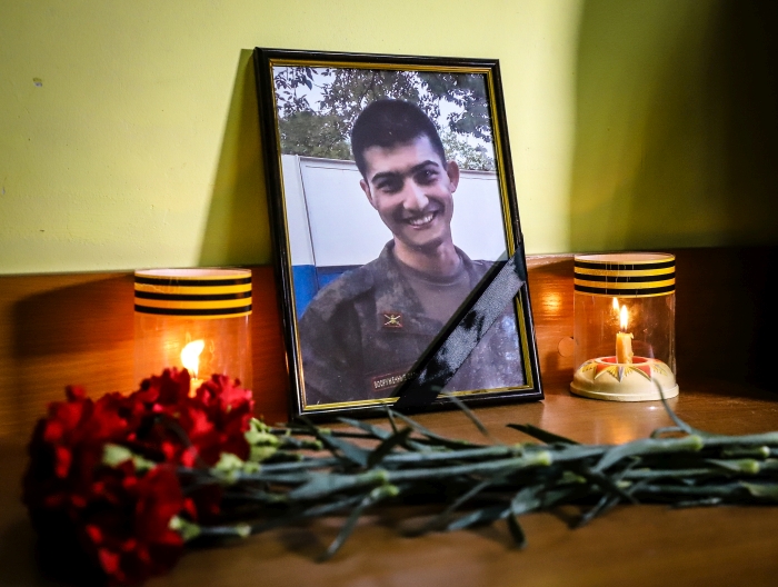 В Клинцах прощаются с погибшем на Украине Игорем Цветковым 