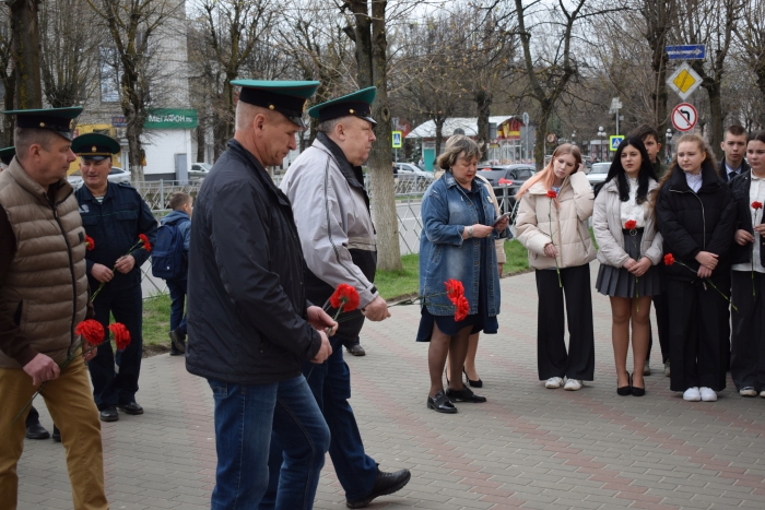 В Клинцах почтили память пограничника Сергея Дашука, который погиб на боевом посту