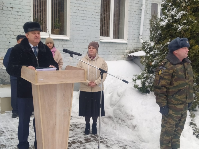 В Клинцах установили мемориальную доску старшему сержанту Михаилу Деркачу, погибшему в ходе спецоперации