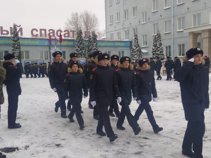 В Клинцах установили мемориальную доску старшему сержанту Михаилу Деркачу, погибшему в ходе спецоперации