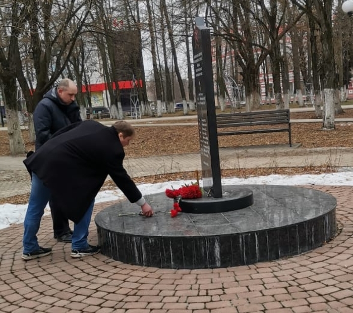 В Клинцах почтили память героев-десантников Псковской дивизии ВДВ