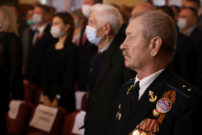 В Клинцах прошло торжественное собрание, посвященное Дню Победы