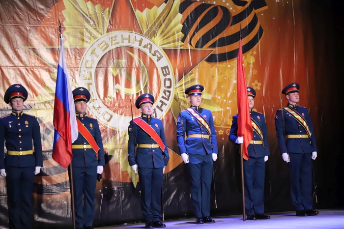 В Клинцах прошло торжественное собрание, посвященное Дню Победы