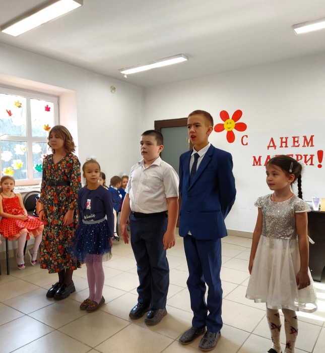 В Клинцах в воскресной школе прошел концерт, посвященный Дню матери