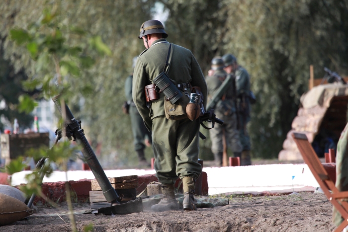 В Гомельской области прошла военно-историческая реконструкция форсирования реки Ипуть