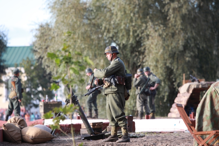 В Гомельской области прошла военно-историческая реконструкция форсирования реки Ипуть