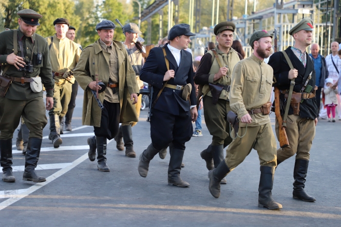 В Гомельской области прошла военно-историческая реконструкция форсирования реки Ипуть