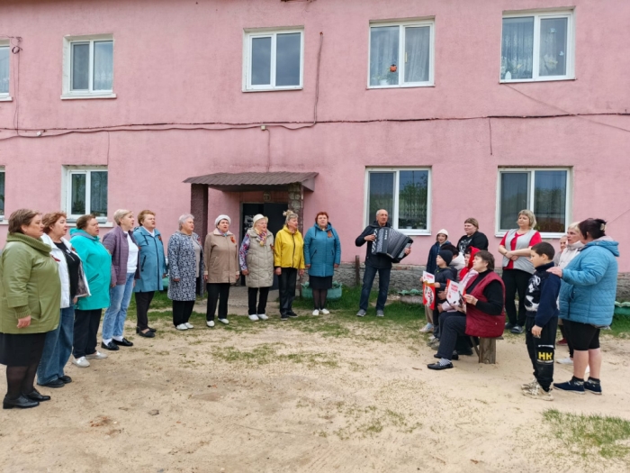 В Клинцовском районе прошла акция «Поем всем двором»