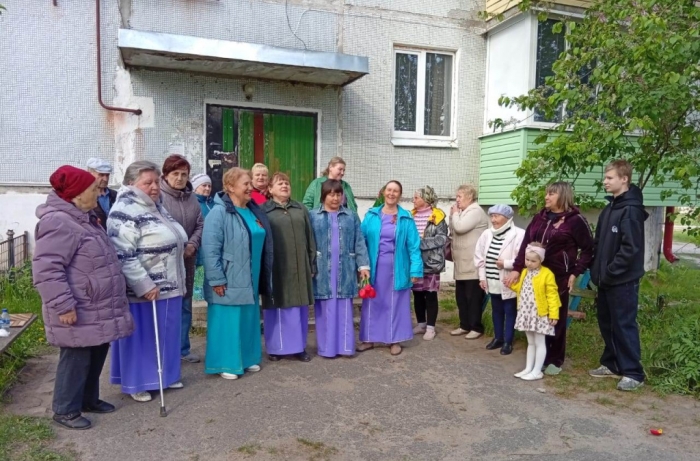 В Клинцовском районе прошла акция «Поем всем двором»