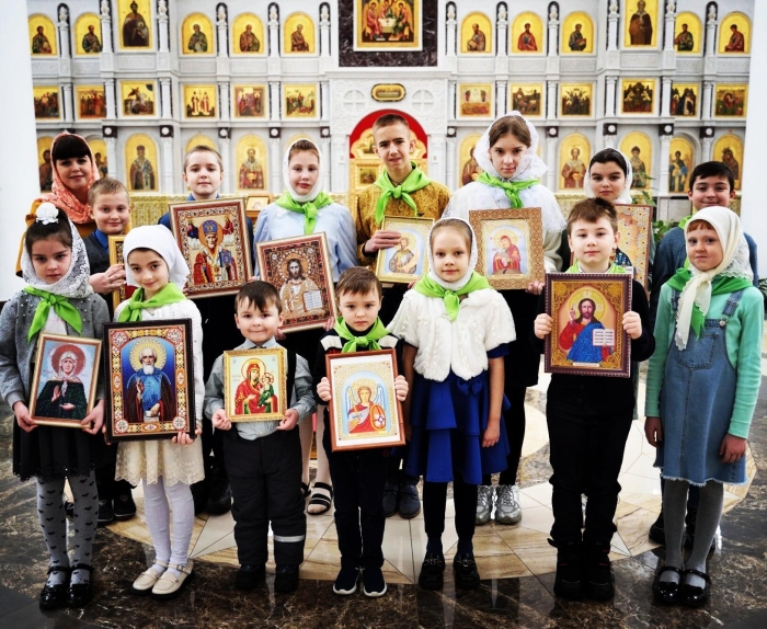 В Клинцах освятили работы воспитанников воскресной  школы