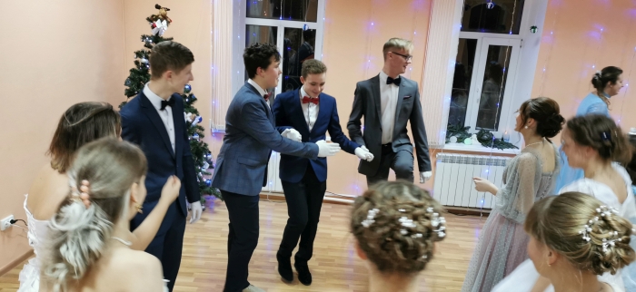 В Клинцах состоялся рождественский епархиальный танцевальный вечер