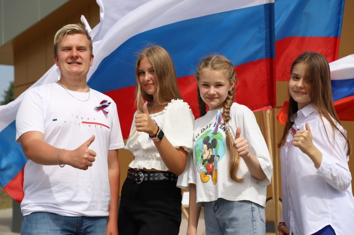 В Клинцах отмечают День государственного флага РФ