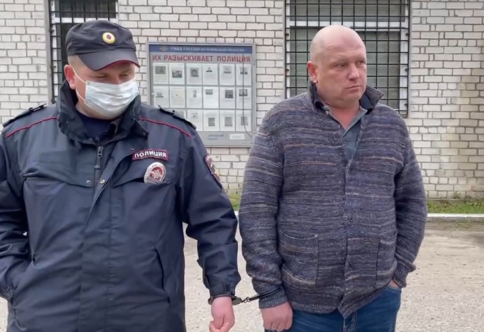Брянские полицейские задержали две преступные группы сбытчиков поддельных денег