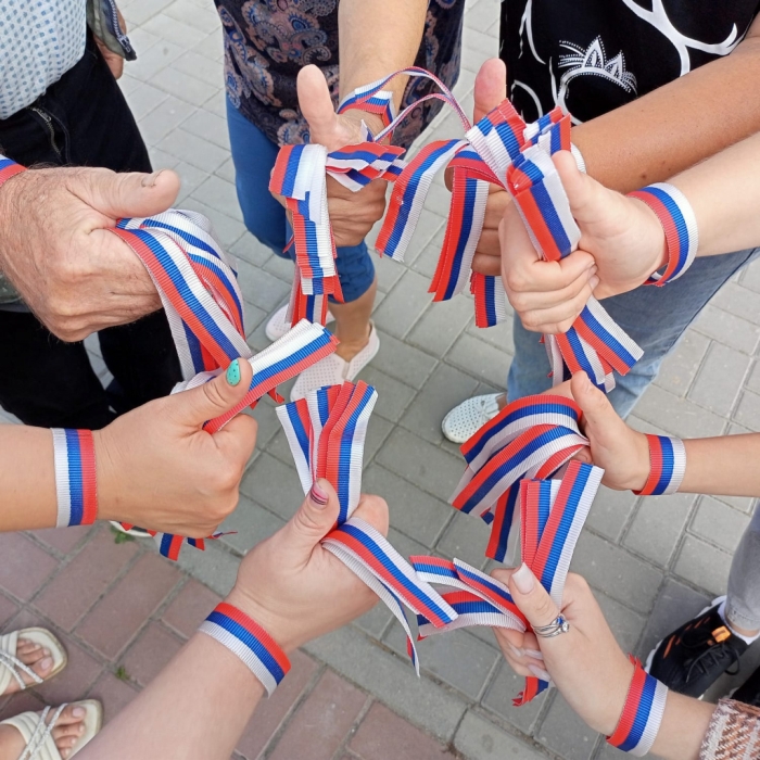 В Клинцовском районе прошла акция «Бело-сине-красные сердца»
