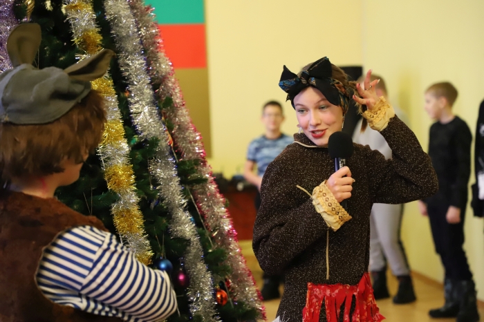 В Клинцах состоялось новогоднее представление «Новый год собирает друзей»