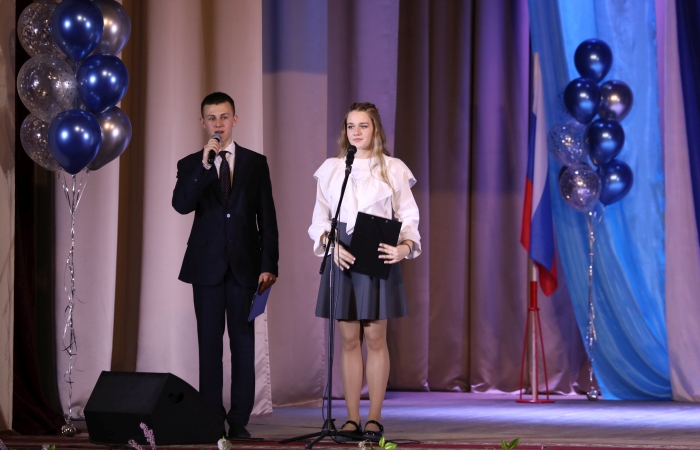 «Государство Гагаринец»: в День космонавтики в Клинцах состоялся торжественный вечер «За честь гимназии-2024»