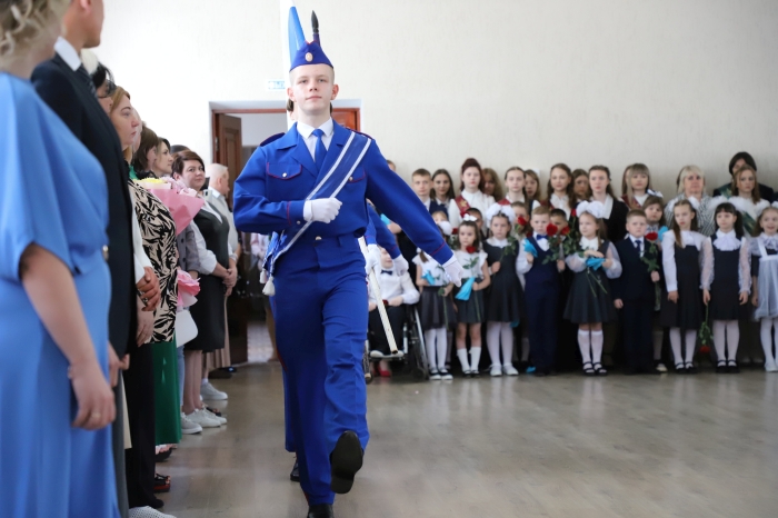 Вальс, голуби и слезы расставания: 25 мая последний звонок прозвенел для выпускников клинцовской гимназии