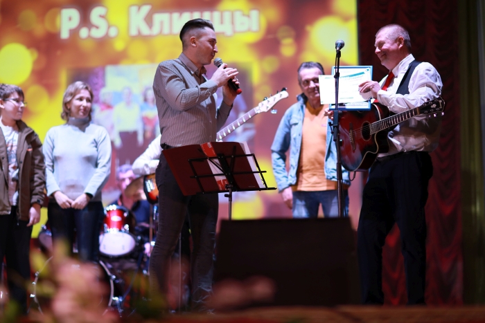 В Клинцах прошел юбилейный концерт группы «P.S.Клинцы»