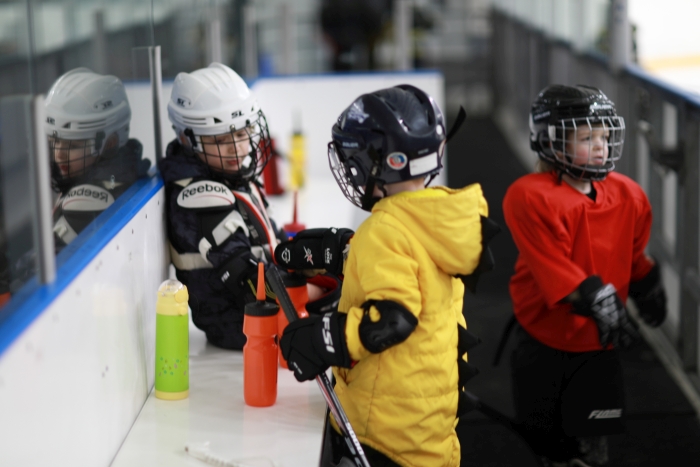 В Клинцах хоккей играют настоящие мальчишки и… девчонки!