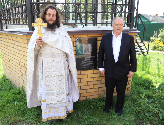 В музейном кабинете Преображенского собора Клинцов появилась экспозиция, посвященная Михаилу Овчинникову