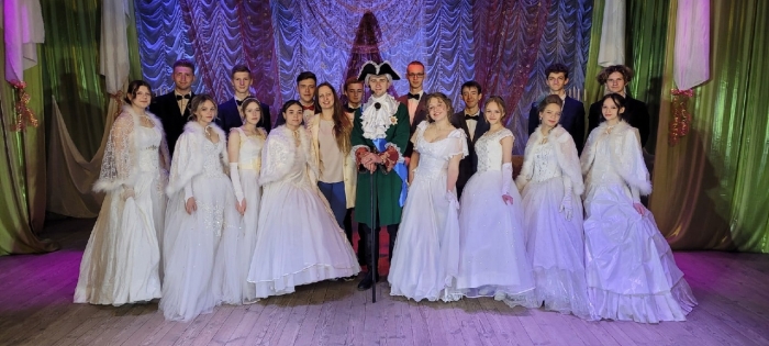 В Клинцах клуб исторического танца приглашает новых участников