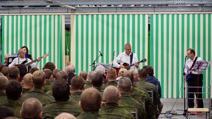 В День народного единства в Клинцовском военном гарнизоне прошел праздничный концерт
