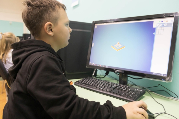 В Клинцах начали учить детей программированию с 6 лет