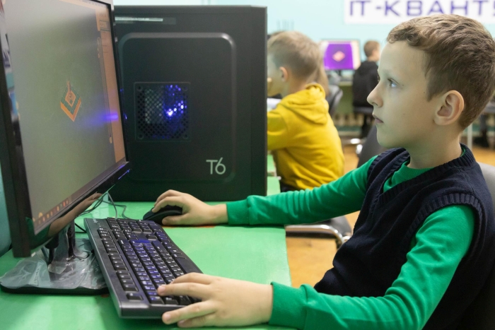 В Клинцах начали учить детей программированию с 6 лет