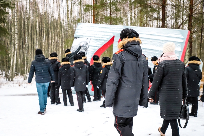 Память сожжённых жителей поселка Речечка почтили кадеты Клинцовской кадетской школы «Юный спасатель»