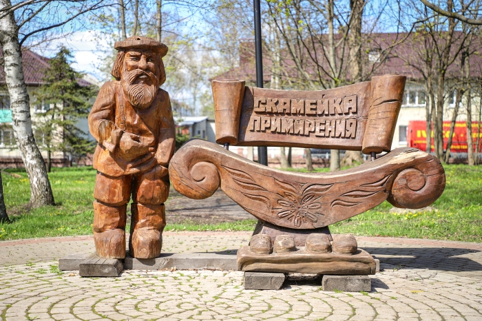 Внутренний туризм: Деревянные скульптуры Карачевского городского парка